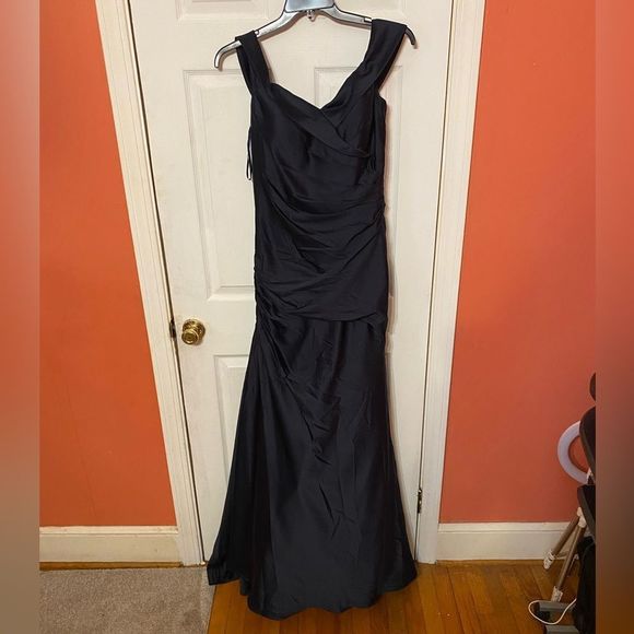 La Femme Navy Blue Off the Shoulder Ruched Satin Trumpet Gown Size 8 NWOT - Picture 9 of 10